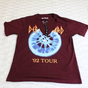 Def Leppard women size M Tshirt 92 tour Red t-shir